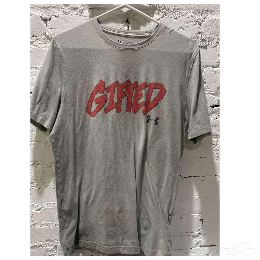 **RARE** Under Armour Men's Holiday Gifted T-Shirt
